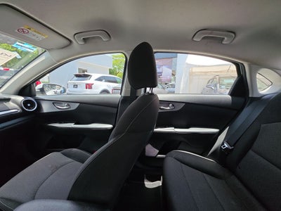 2022 Kia Forte 2.0 L At
