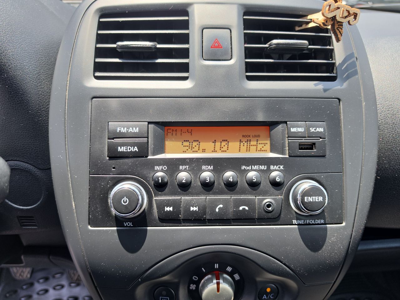 2024 Nissan V-Drive 1.6 A/C Mt