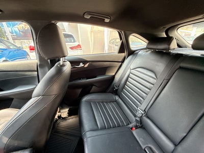 2022 Kia Forte 2.0 GT Line 4p At