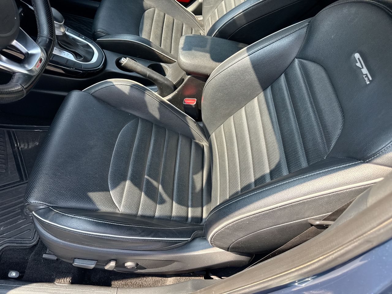 2022 Kia Forte 2.0 GT Line 4p At