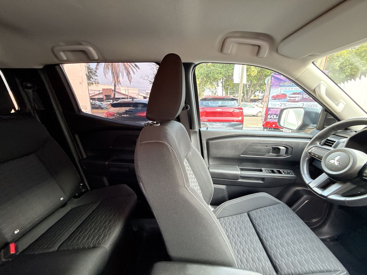 2025 Mitsubishi L200 2.4 Glx Cabina Doble 4x2 Mt