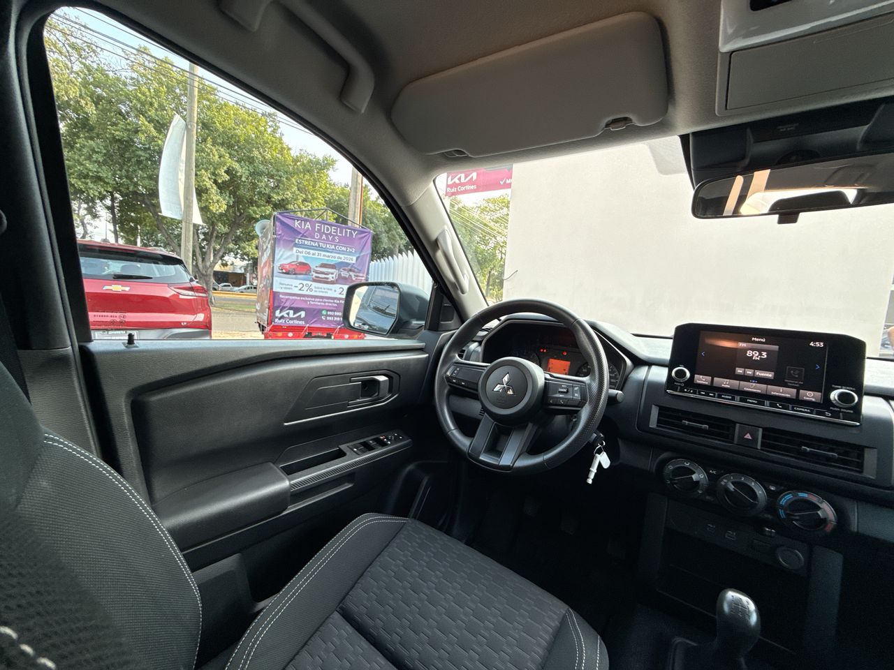 2025 Mitsubishi L200 2.4 Glx Cabina Doble 4x2 Mt