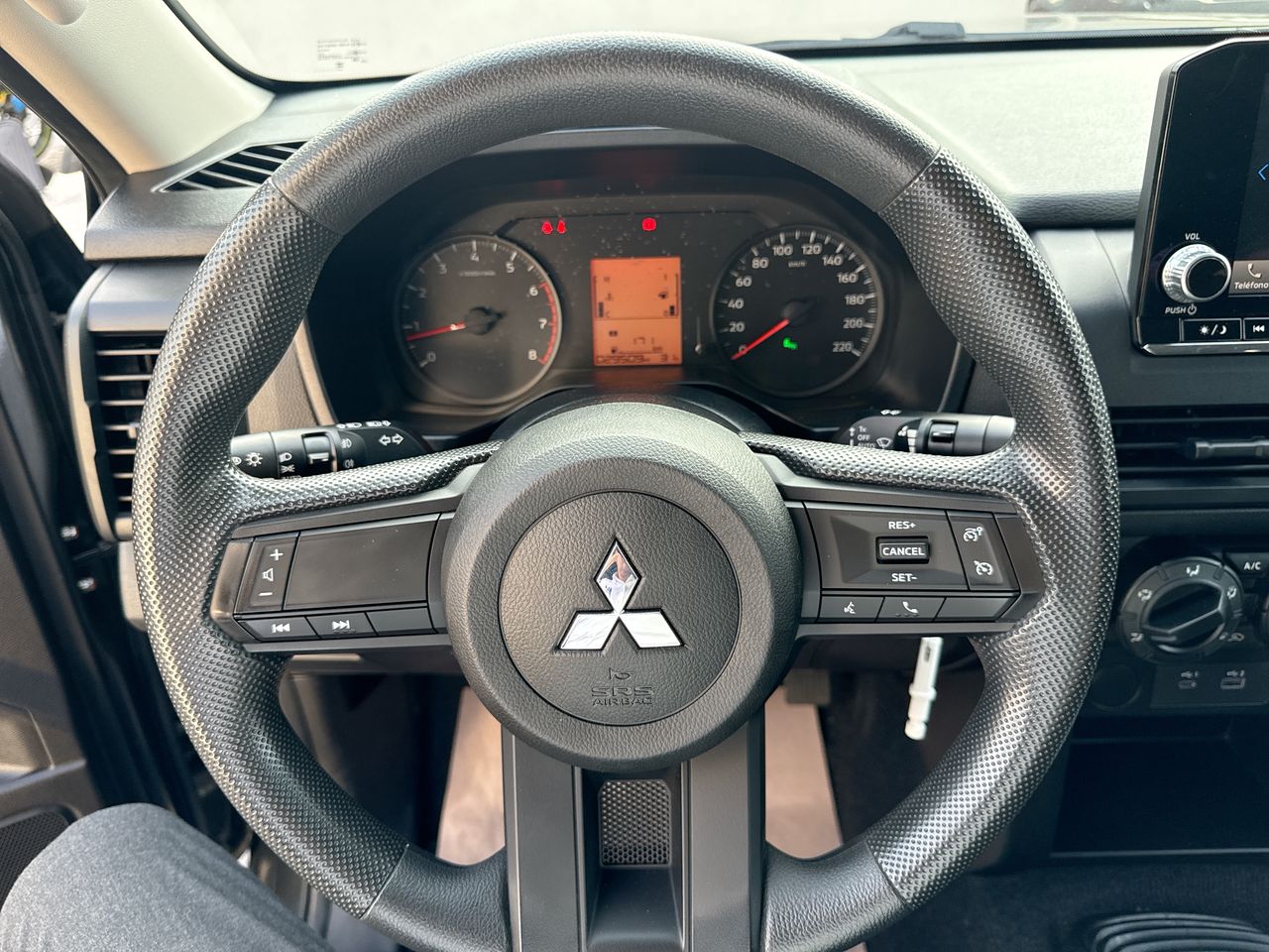 2025 Mitsubishi L200 2.4 Glx Cabina Doble 4x2 Mt