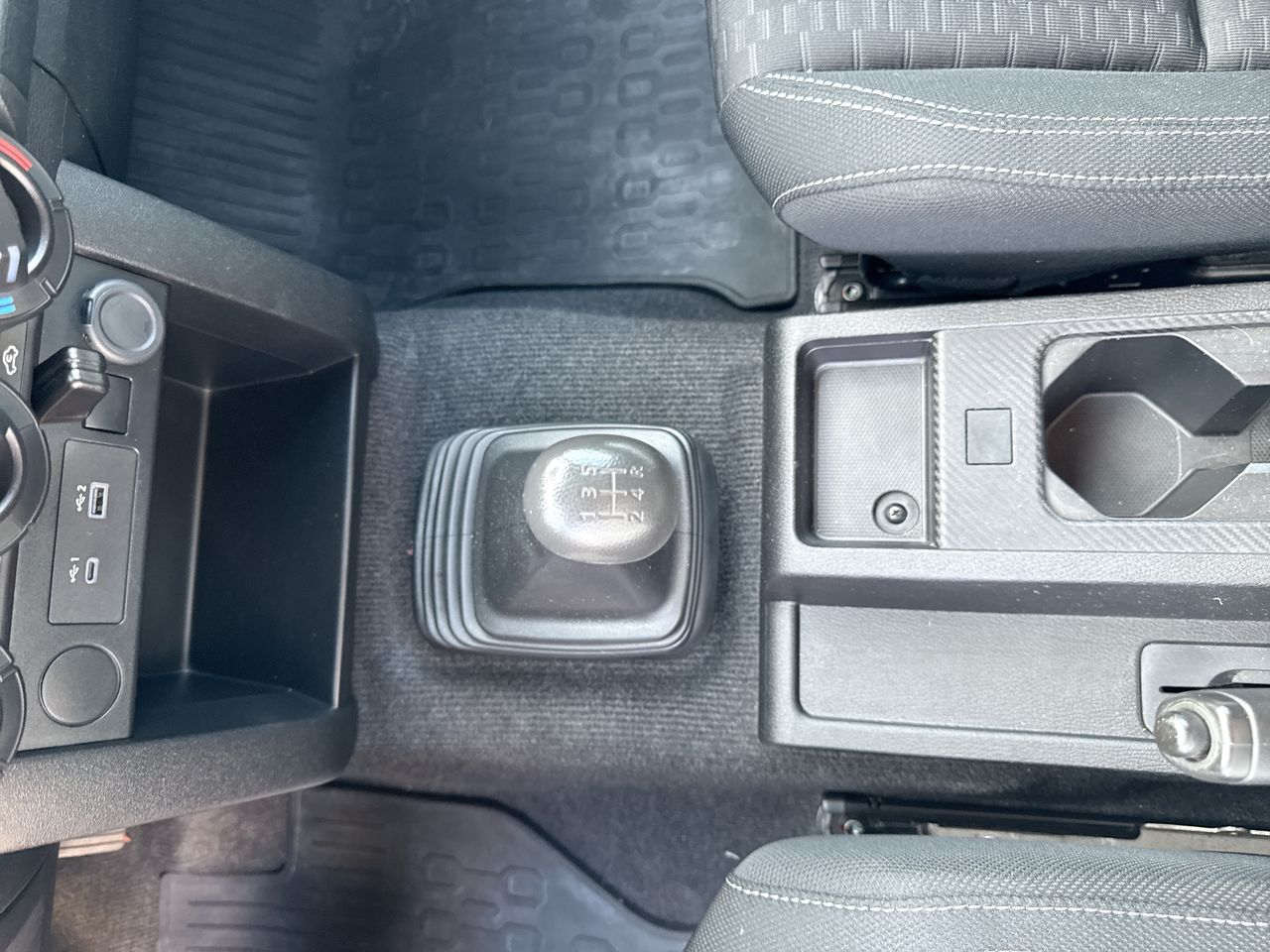 2025 Mitsubishi L200 2.4 Glx Cabina Doble 4x2 Mt